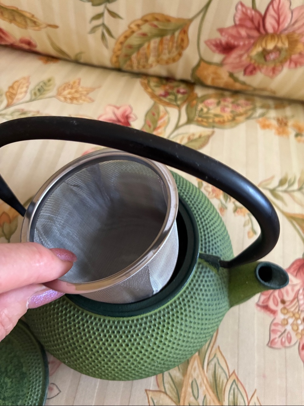 Japanese Cast Iron Tea Pot With Basket NEW - Picture 3 of 8